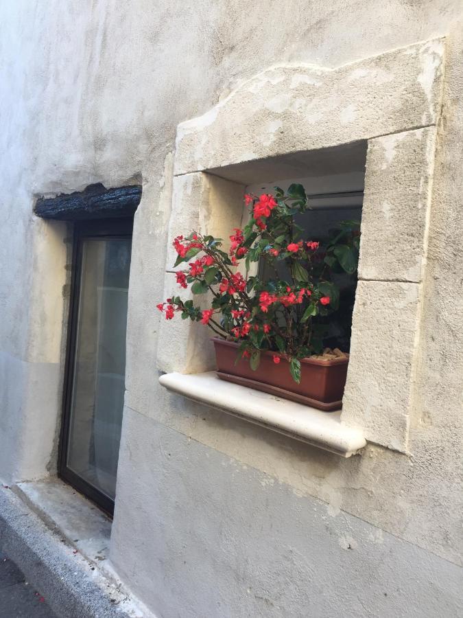 Chambre D Hote De Charme Avec Plein D Authenticite Du 13 Eme Siecle Châteauneuf-du-Pape 외부 사진